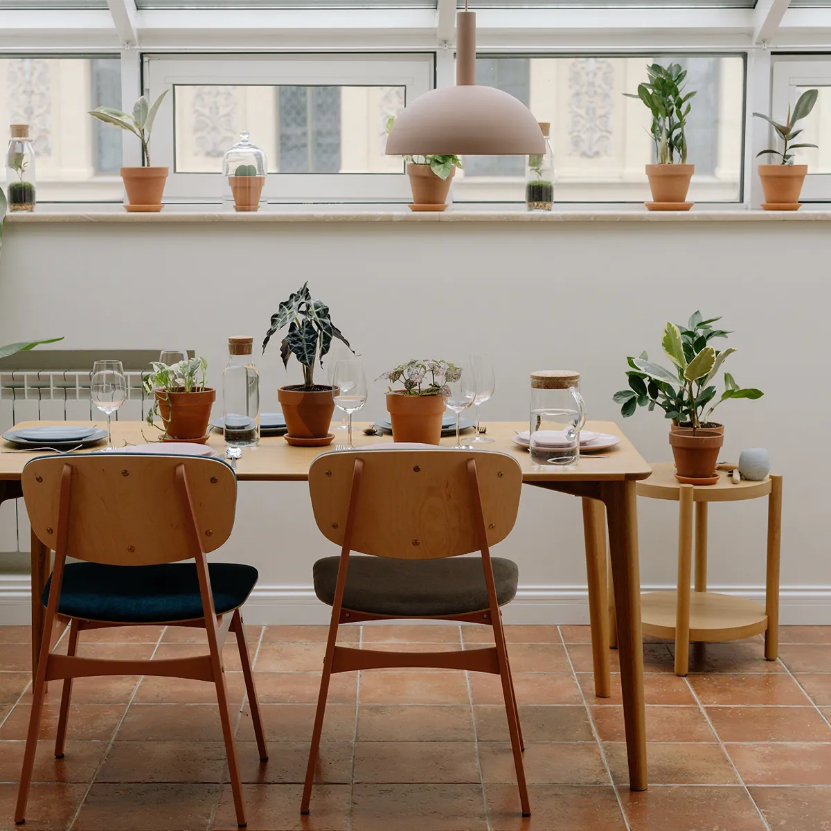 Bright and stylish dining area in a furnished rental apartment, airbnb management La Baule
