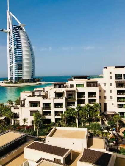 Holiday homes in Dubai beside the Burj Al Arab